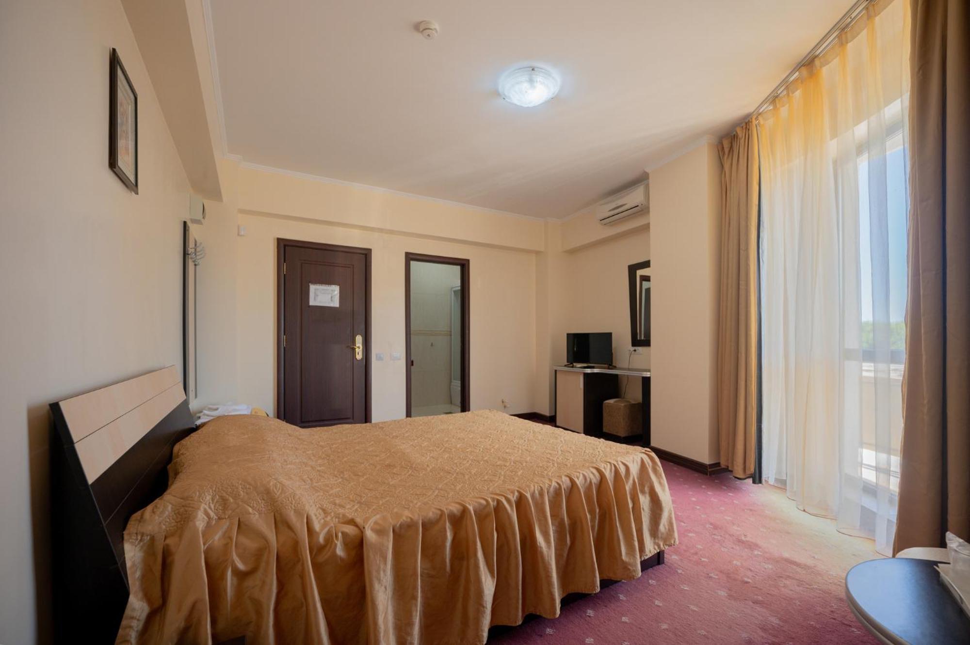Hotel Coral Eforie Nord Buitenkant foto